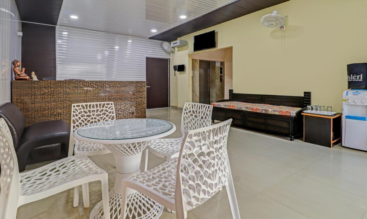 Itsy By Treebo - Divine Inn Chandīgarh Buitenkant foto