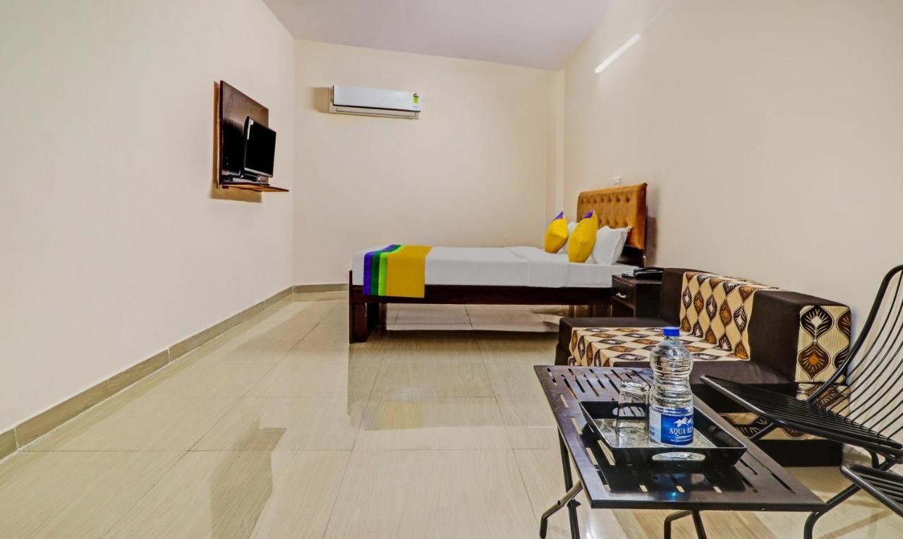 Itsy By Treebo - Divine Inn Chandīgarh Buitenkant foto
